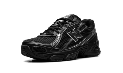 NEW BALANCE
740
"BLACK SILVER"