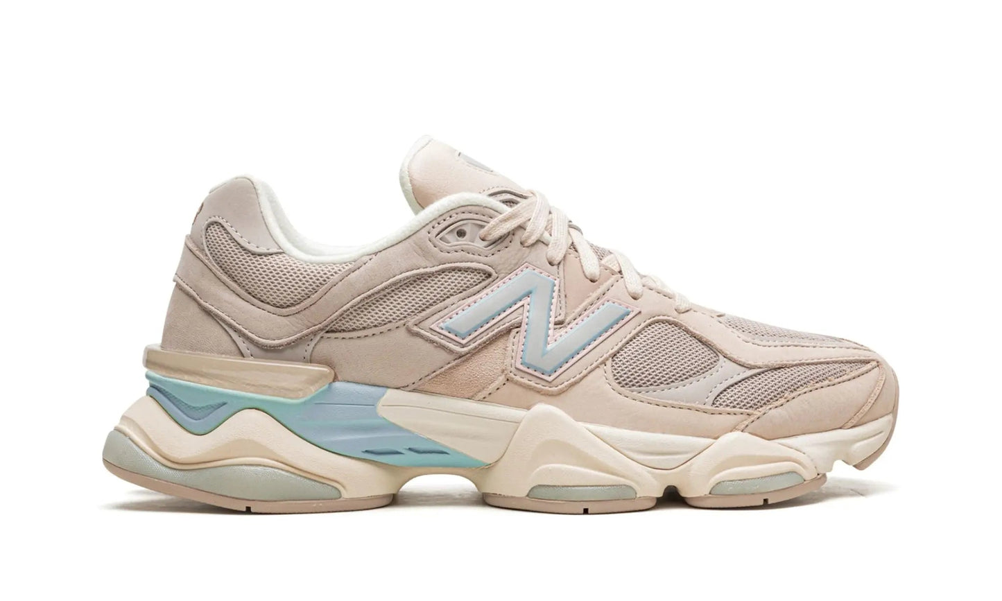 New Balance
9060
"Ivory"