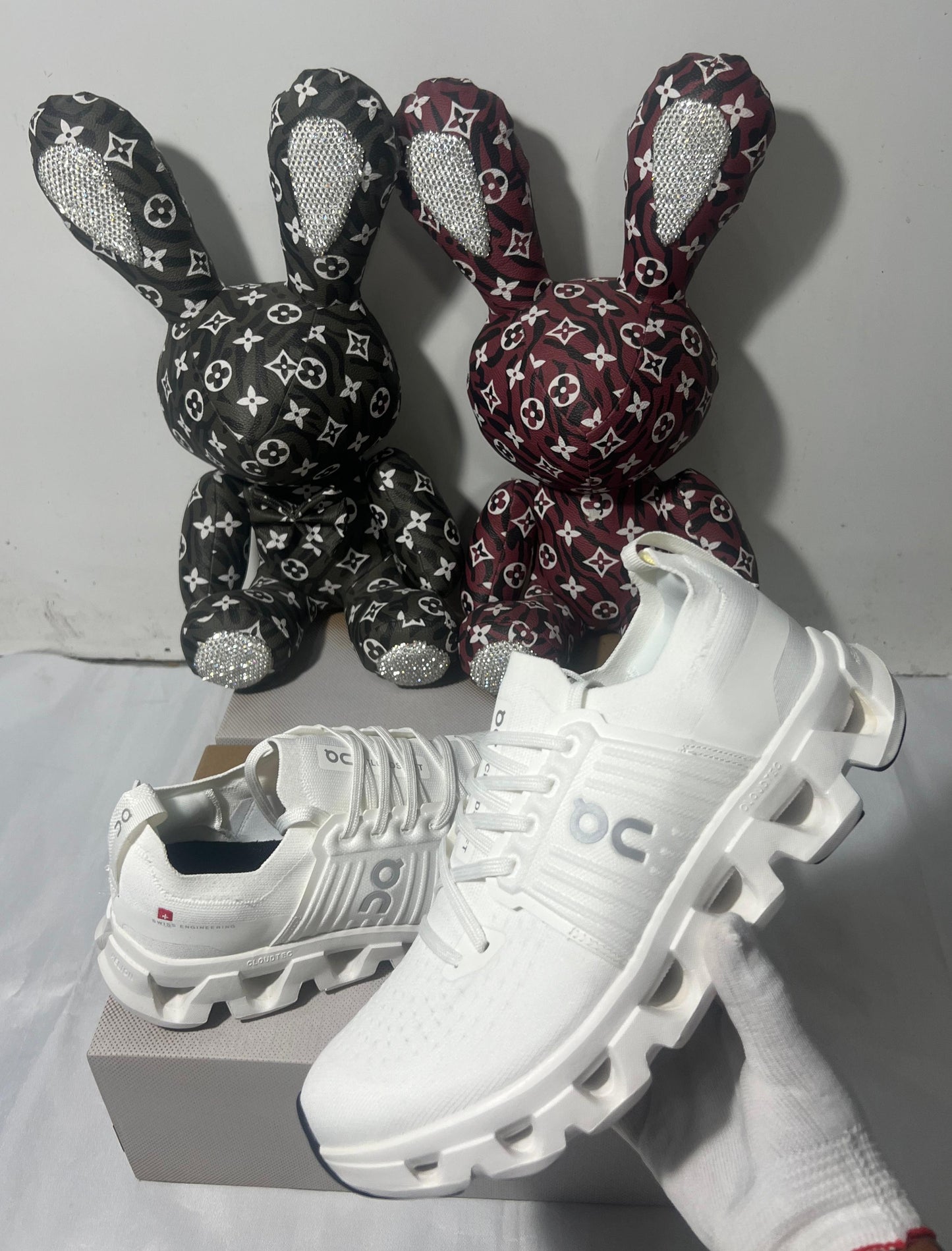 On Cloudswift 4 All White