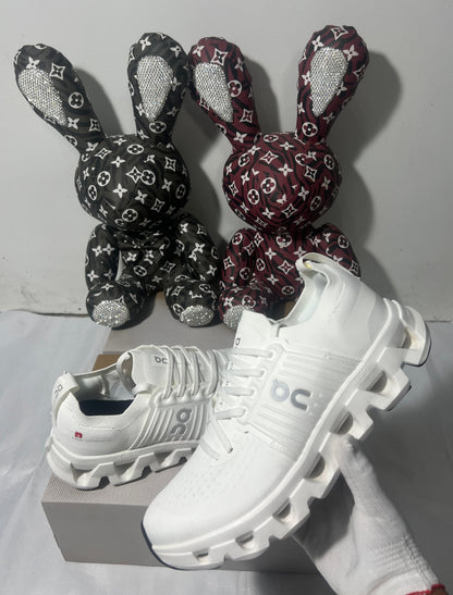 On Cloudswift 4 All White