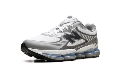 NEW BALANCE
ABZORB 2000
"WHITE / METALLIC SILVER"