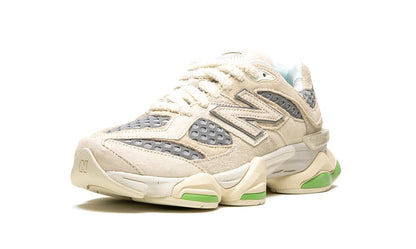 NEW BALANCE
9060
"BRICKS AND WOOD"